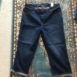Chico's Size 3 Cropped Boyfriend Jeans - US16